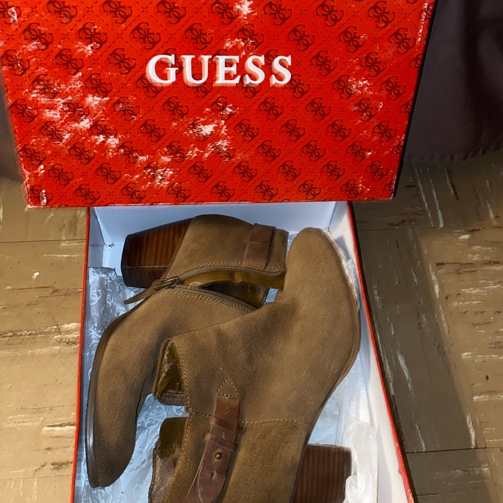 Short boots